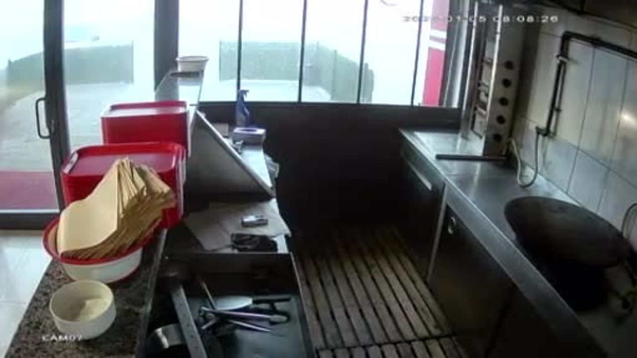 Konya'da lavaş getiren araç dönerciye girdi