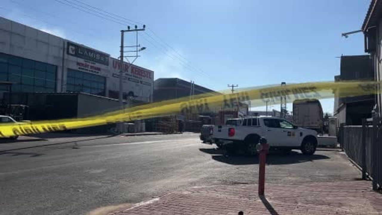 Konya Karatay'da yalıtım malzemesi deposunda yangın paniği