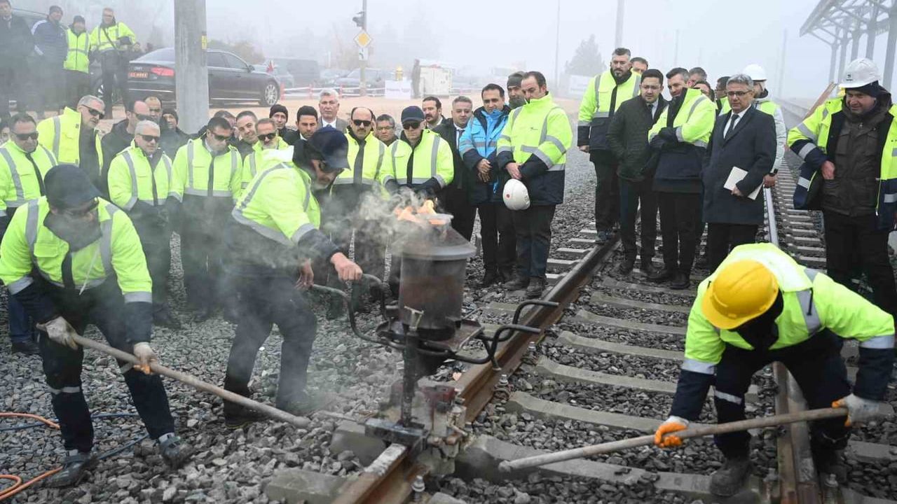 KONYARAY Banliyö Hattı'nda Ray Birleştirme Kaynağı Yapıldı