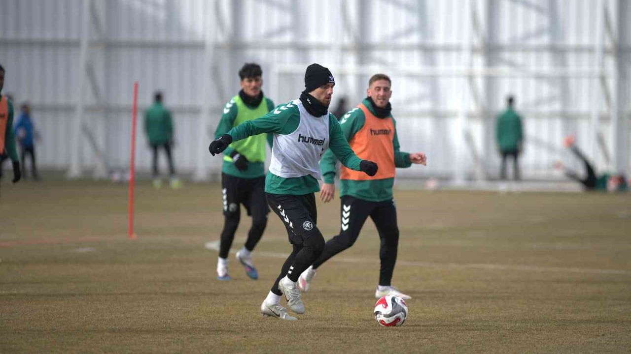 Konyaspor, Beşiktaş maçı hazırlıklarına başladı