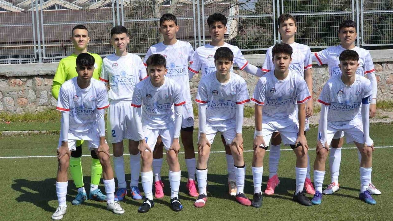 Körfez'te Ücretsiz Futbol Okullarında 580 Çocuk Eğitim Alıyor