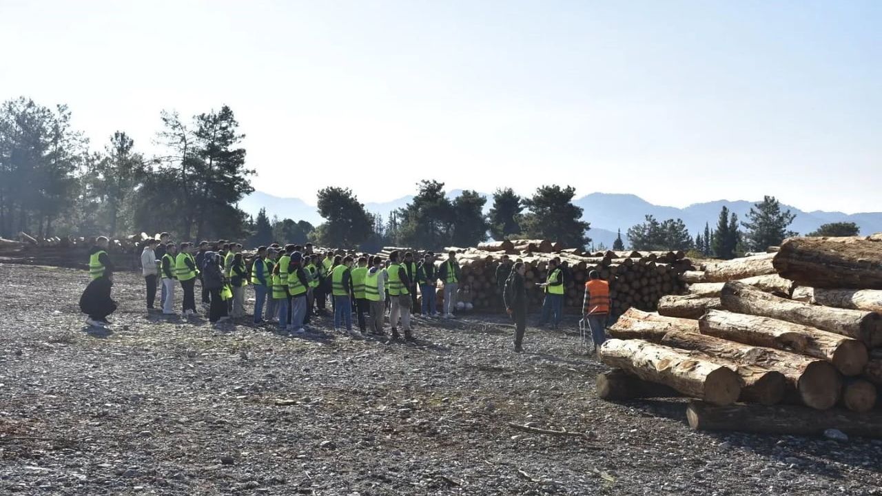 Köyceğiz MYO Ormancılık Öğrencileri Zeytinalanı’nda Uygulamalı Arazi Eğitimi Yaptı