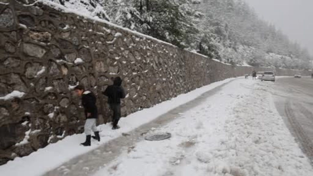 Kozan'da İlk Kar Sevinci