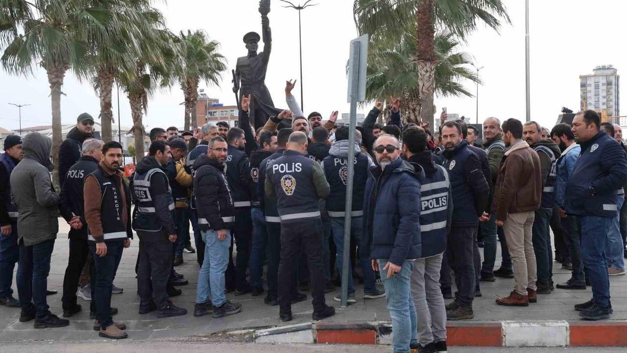 Kozan Ülkü Ocakları Orkun Özeller'in Park Konuşmasına İzin Vermedi