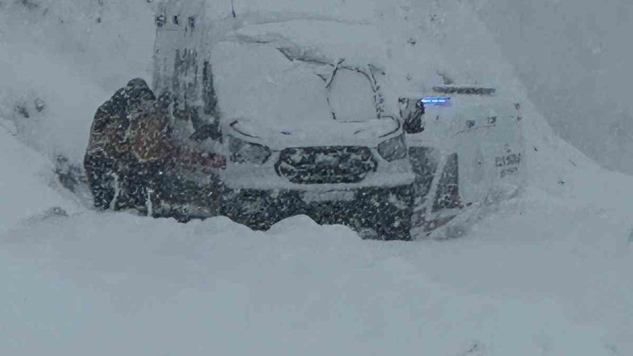 Kozluk’ta kar yağışı ve buzlanma nedeniyle eğitime 1 gün ara