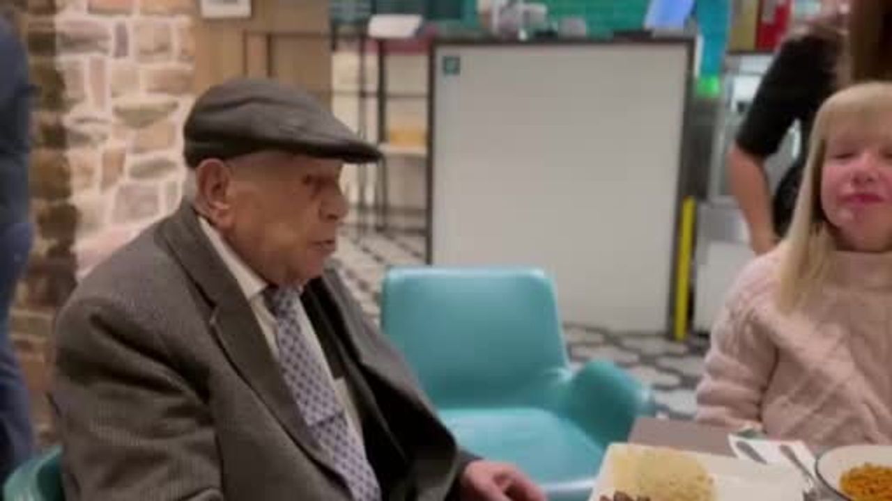 Kral III. Charles’tan 100 yaşını kutlayan Derviş Tahir’e tebrik mektubu