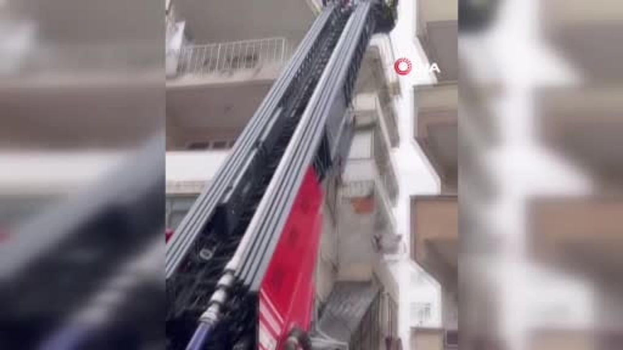 Küçükçekmece'de 6 katlı binada yangın: bir kadın yaşamını yitirdi