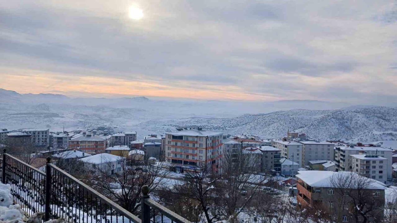 Kulp’ta dondurucu soğuklar: Gece sıcaklığı eksi 16-17°C