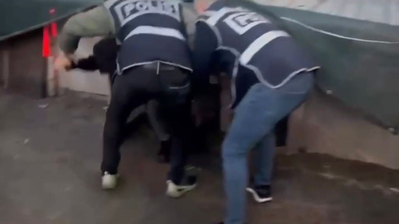 Kümesin öksürüğü firariyi ele verdi: 44 yıl 7 ay hapis cezası bulunan şahıs yakalandı