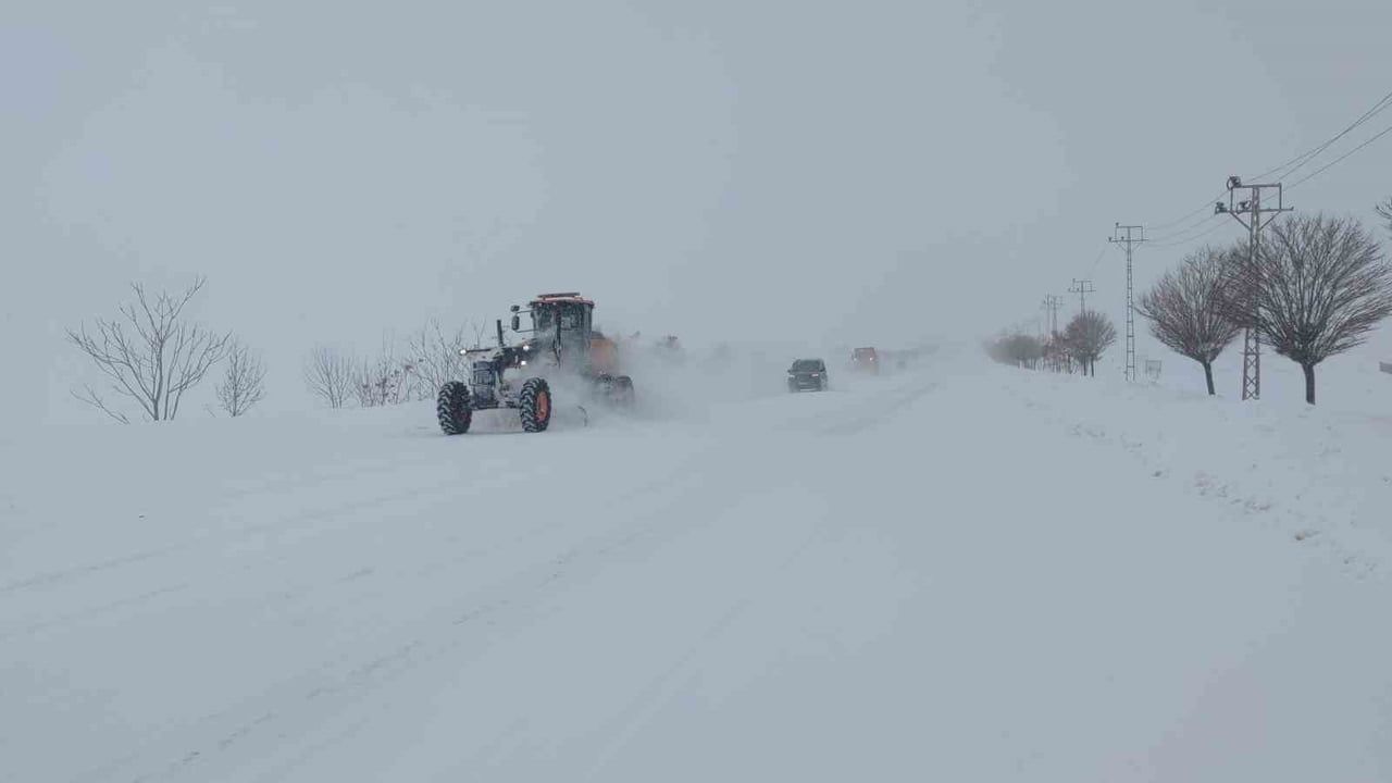 Kurubaş Geçidi araç trafiğine açıldı