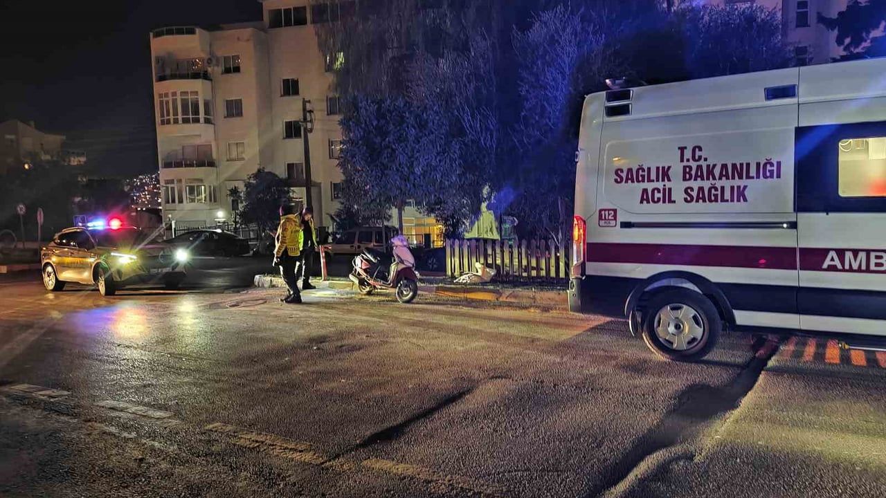 Kuşadası'nda alkollü motosiklet kazası: Sürücü ağaca çarptı, 23 bin 258 TL ceza