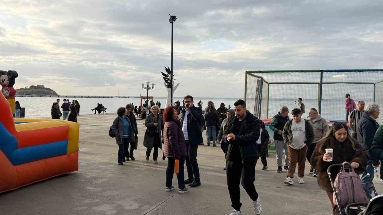 Kuşadası Sahilleri Fırtına Sonrası Güneşle Canlandı