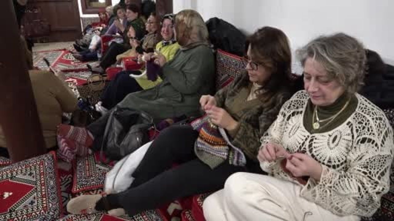 Kütahya'da 'Örgünü al da gel' etkinliği kadınları buluşturdu