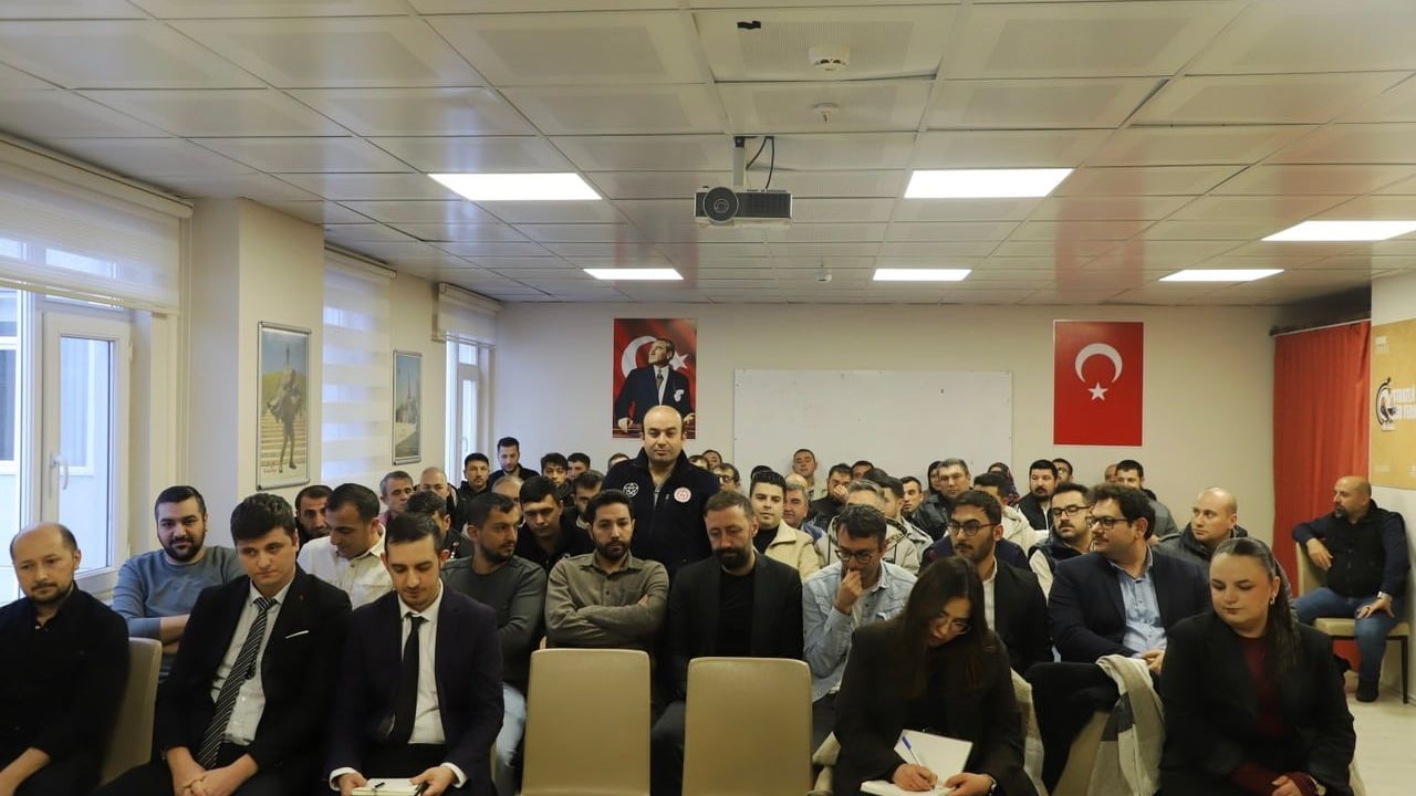 Kütahya'da Yesevi Yurdu Personeliyle Değerlendirme Toplantısı