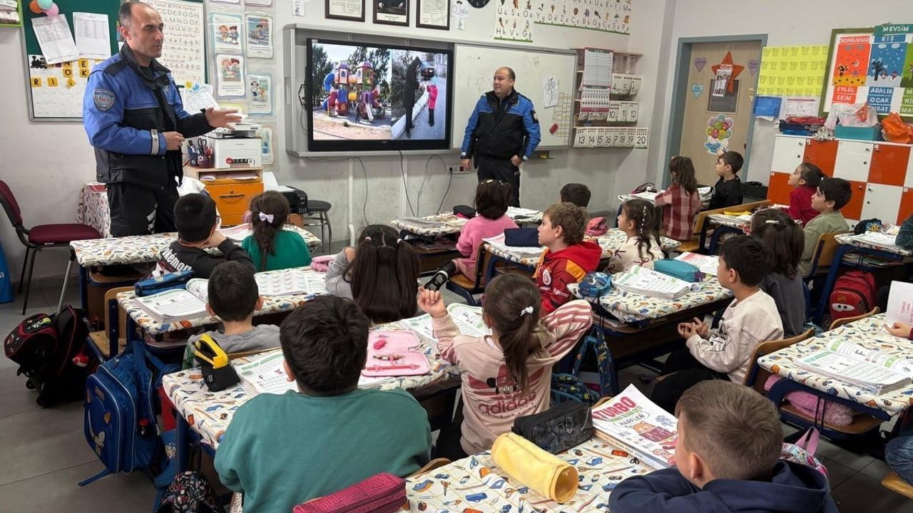 Kütahya İl Emniyet Müdürlüğü'nden Cumhuriyet İlkokulu'na bilgilendirme eğitimi