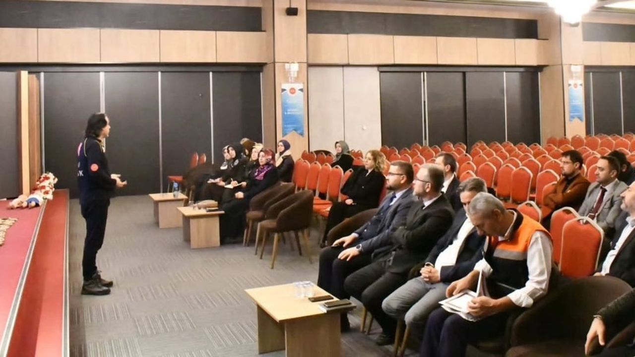 Kütahya Müftülüğü'nde Temel İlk Yardım Eğitimi