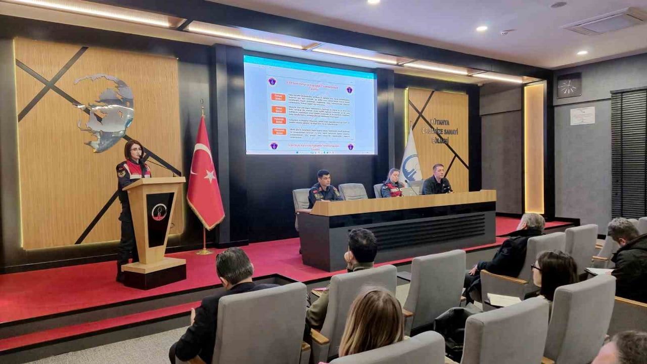 Kütahya OSB'de yatırımcılara jandarmadan bilgilendirme semineri
