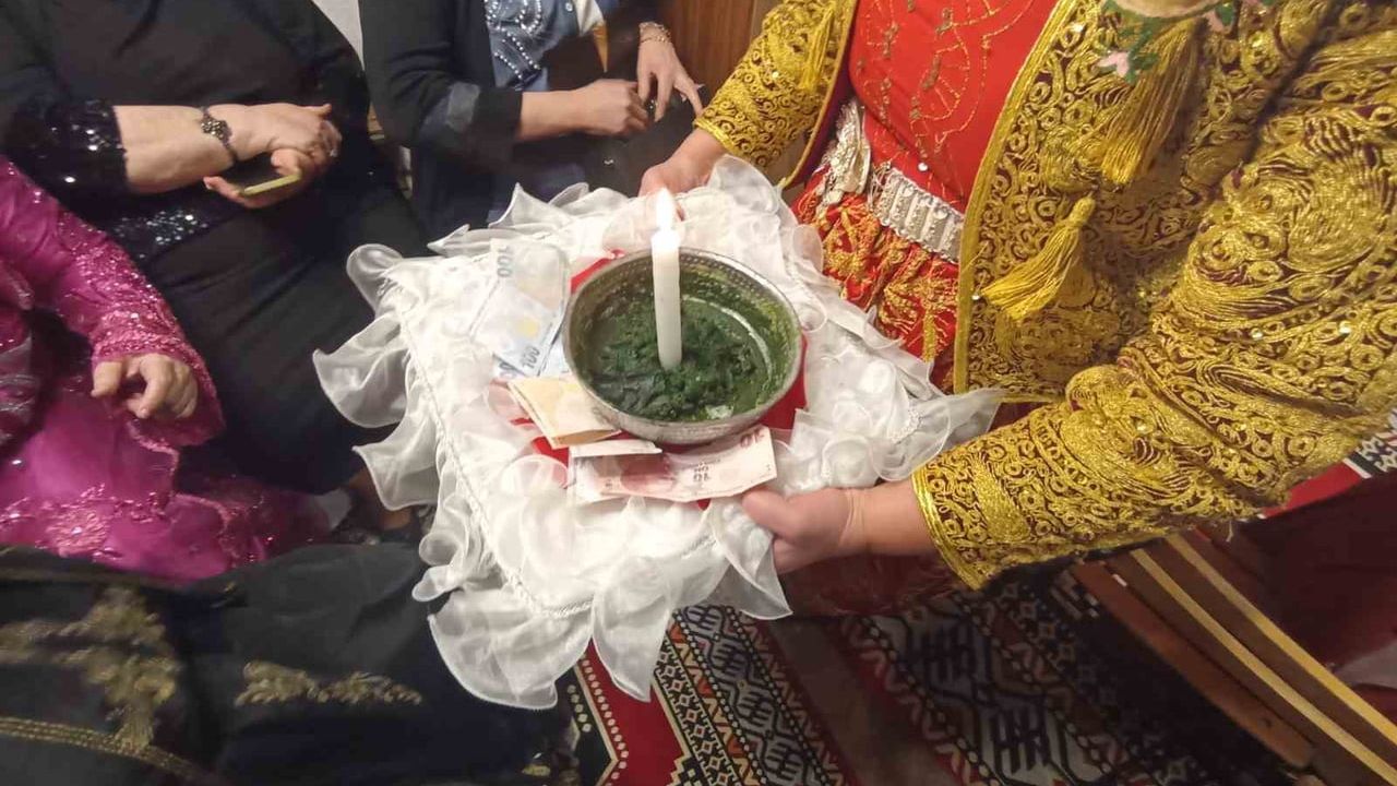 Kütahya Yüksek Kahve'de Geleneksel Kütahya Kınası Yeniden Yaşatıldı