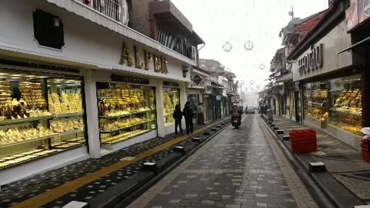 Kütahyalı sarraf İsmail Alper: "Altın her zaman güvenli liman"