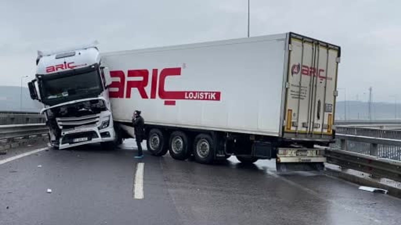 Kuzey Marmara bağlantı yolunda tır makasladı — Sağanak nedeniyle trafik kısa süreli aksadı