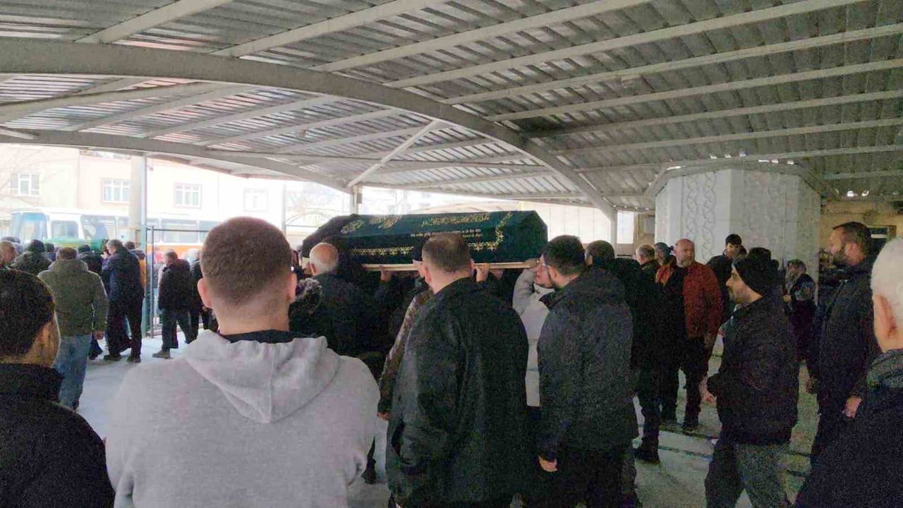 Kuzey Marmara Otoyolu'ndaki kazada yaşamını yitiren çift Bursa'da defnedildi
