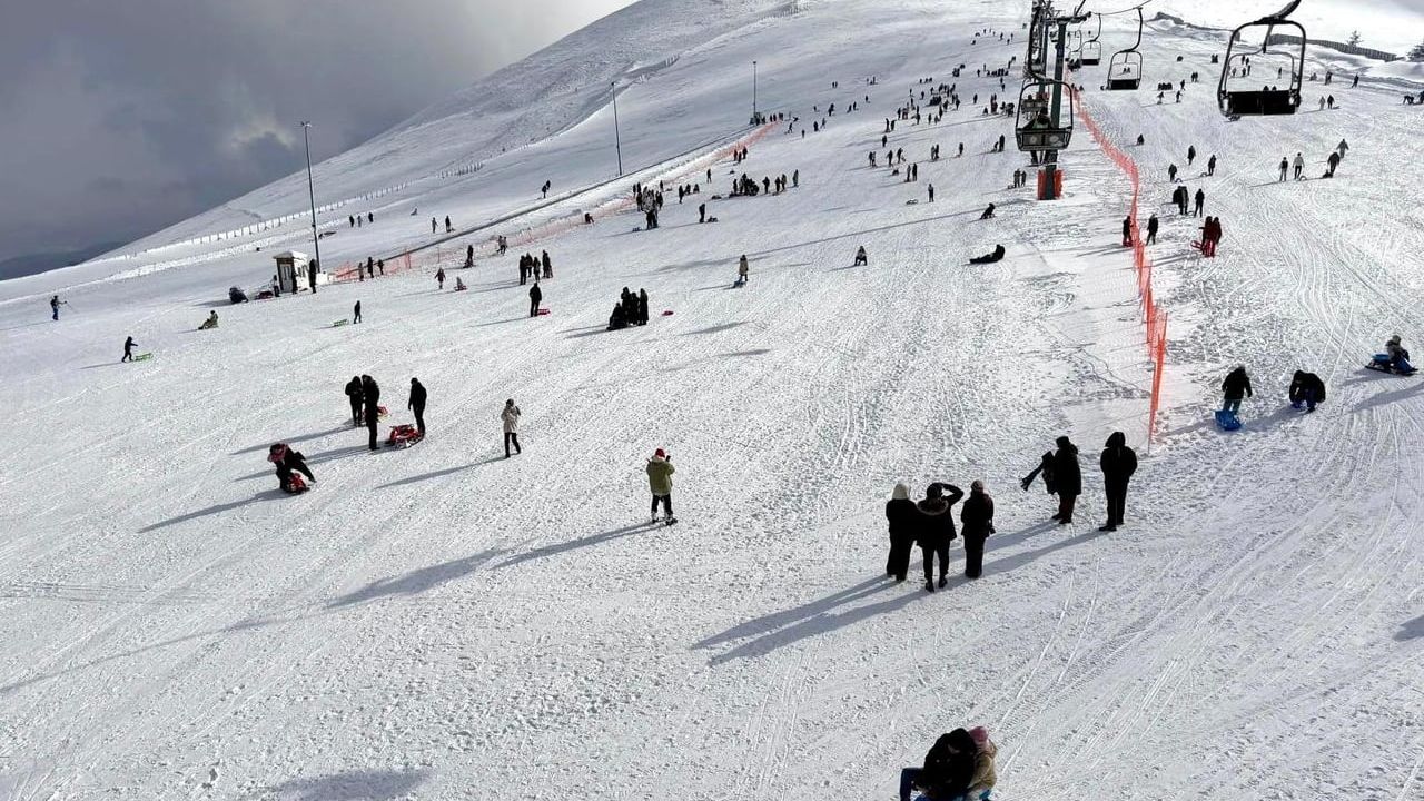 Ladik Akdağ Kayak Merkezi hafta sonu ziyaretçi akınına uğradı