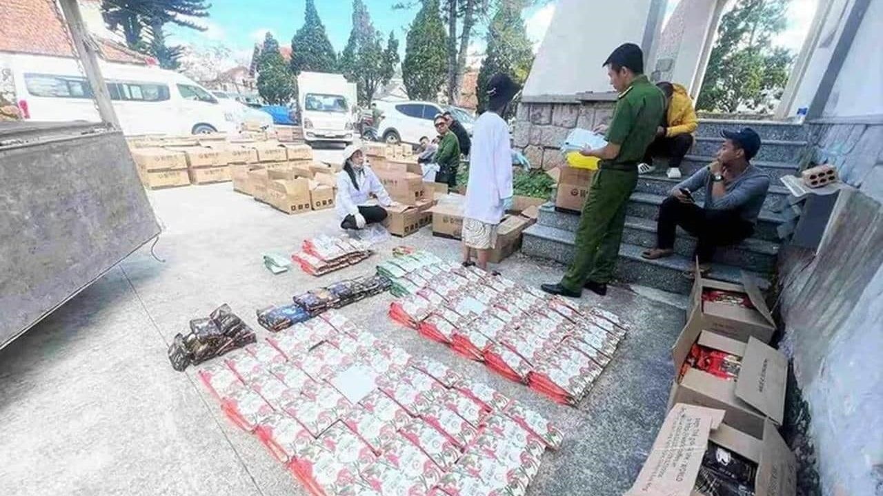 Lam Dong'da sahte kahve deposuna baskın: 4.1 ton ele geçirildi
