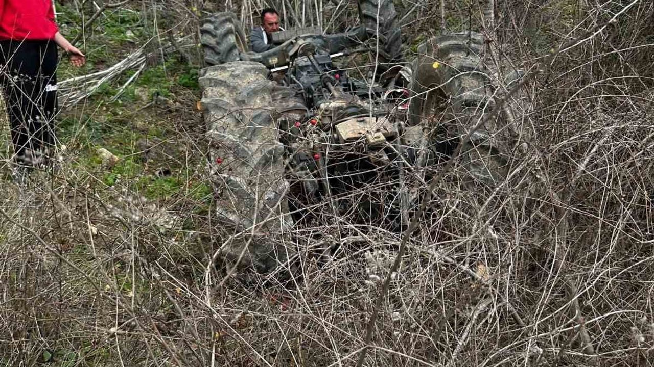 Lapseki'de traktör devrildi: 73 yaşındaki sürücü hayatını kaybetti