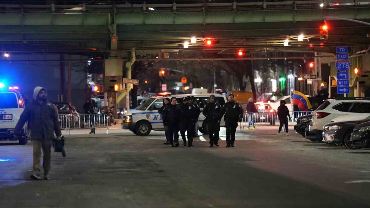 Maduro ve eşi New York'ta federal gözetim merkezine sevk edildi