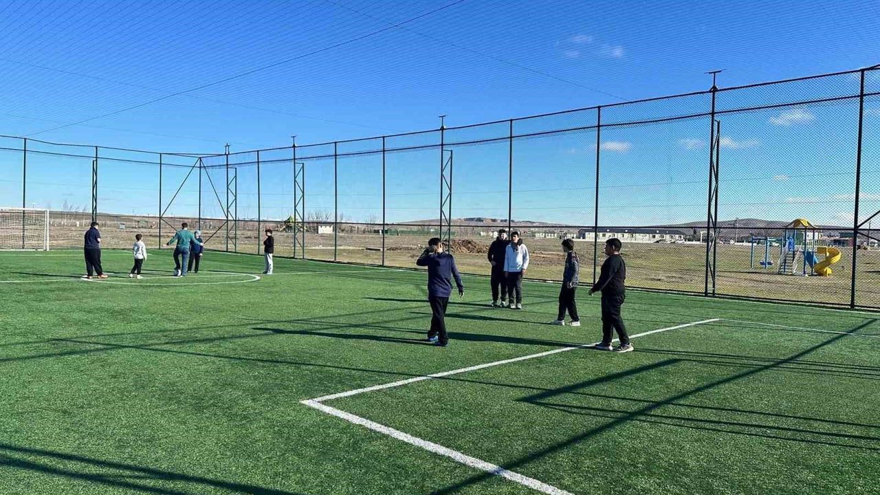Mahmudiye'de gençlere açık spor tesisleri haftanın 7 günü 24 saat hizmette