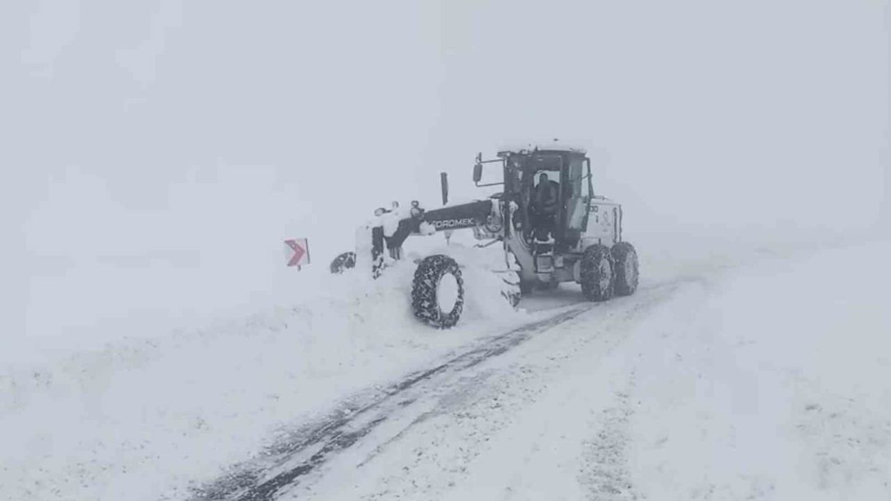Malatya Büyükşehir ekipleri kışta vatandaşın yanında