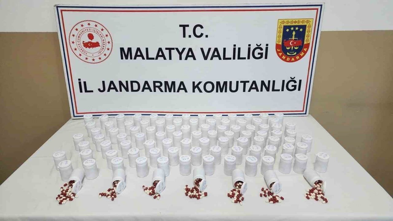 Malatya'da 5 bin 561 sentetik ecza hap ele geçirildi