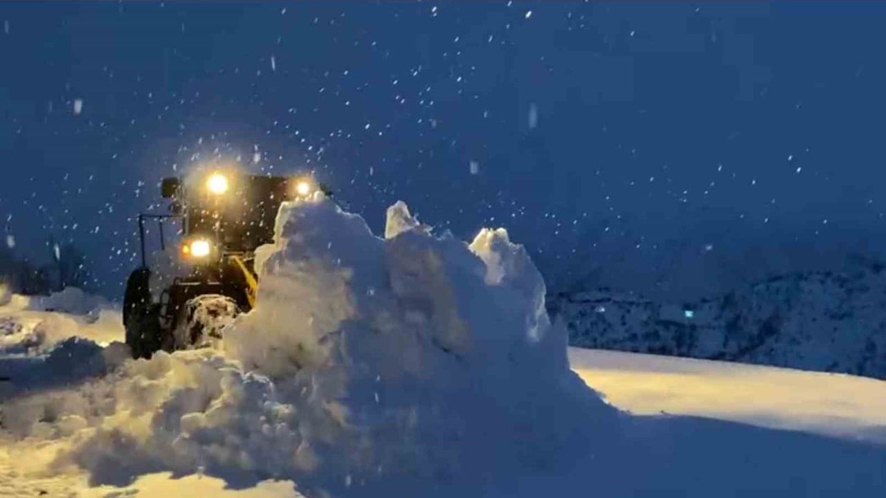 Malatya'da 53 mahallede bin 226 kilometre yol ulaşıma açıldı