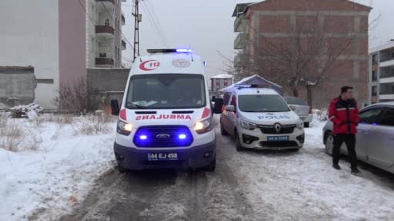 Malatya'da çift doğalgaz şüphesiyle hastaneye kaldırıldı