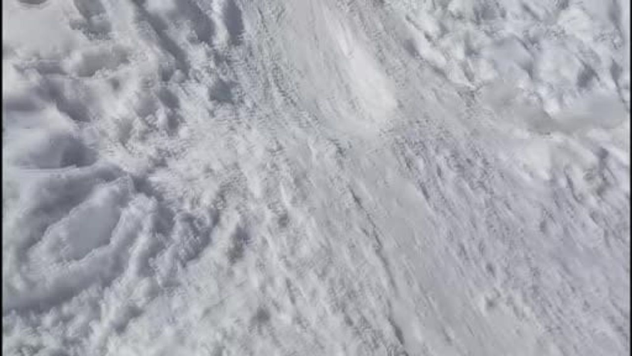 Malatya'da Çocuklar Kar Keyfini Tepsi ve Bidonla Yaşadı