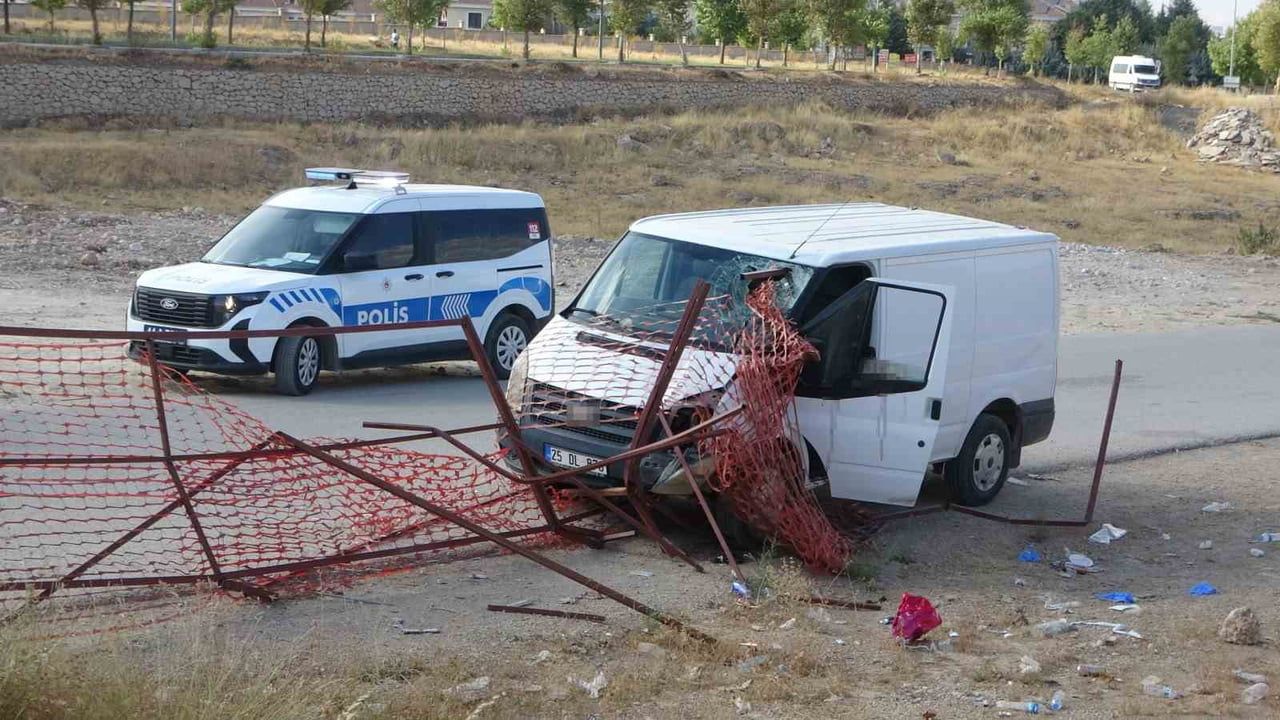 Malatya’da demir korkuluk kafasına saplanan sürücü yaşam mücadelesini kaybetti