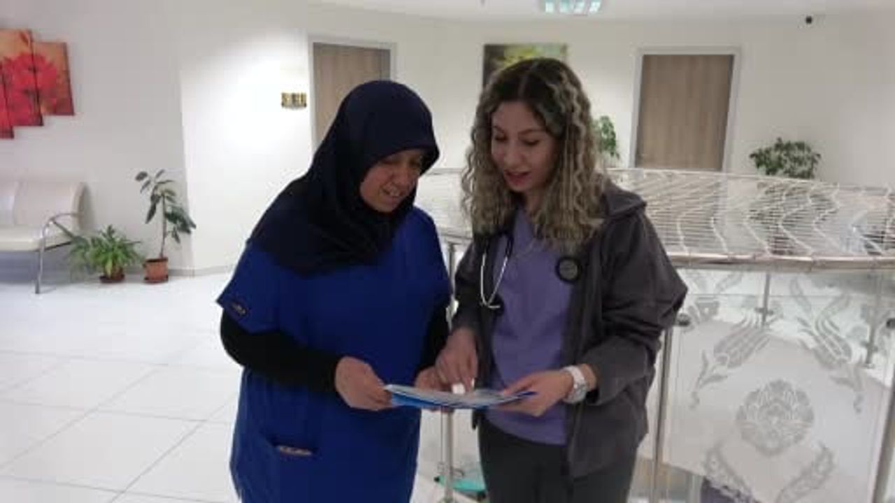 Malatya'da hemşire anneler çocuklarıyla aynı hastanede görev yapmanın gururu