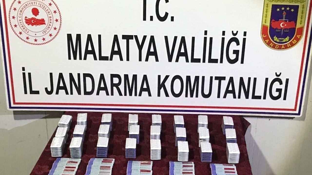 Malatya’da jandarma operasyonunda bin 404 sentetik ecza ele geçirildi