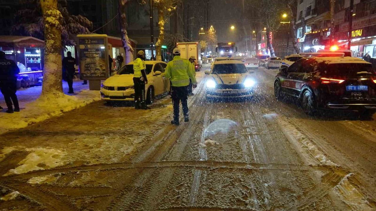 Malatya'da sosyal medya tartışması sonrası 19 yaşındaki genç kız yaşamını yitirdi