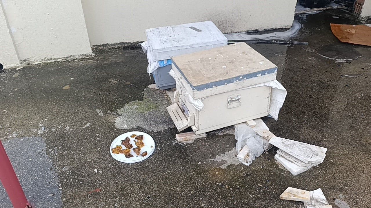 Manavgat'ta çatı kilerinde çıkan yangın kısa sürede söndürüldü