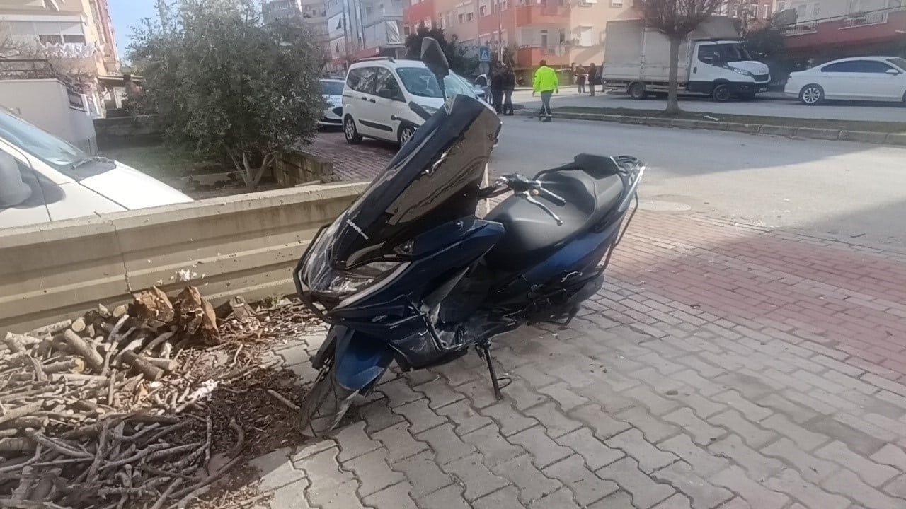 Manavgat'ta otomobil ile motosiklet çarpıştı: 1 yaralı