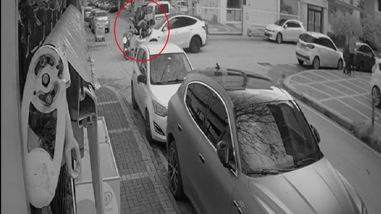 Manavgat'ta Tesla ile motosiklet çarpıştı: 2 kişi ağır yaralandı