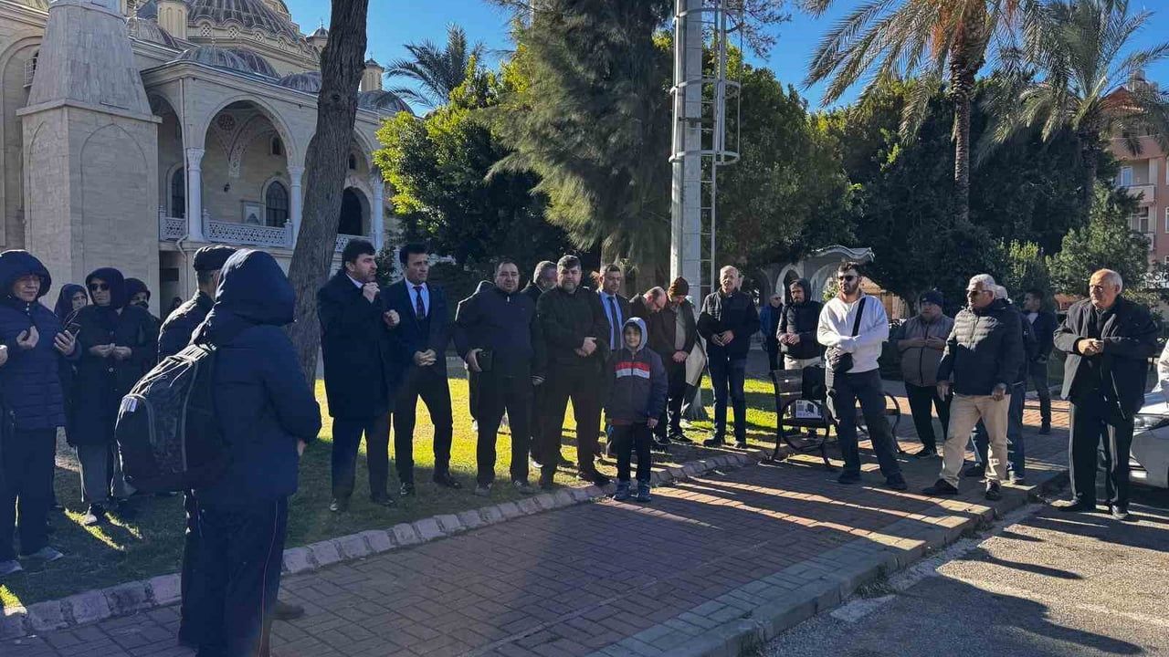 Manavgat'ta Umre Yolcuları Dualarla Uğurlandı