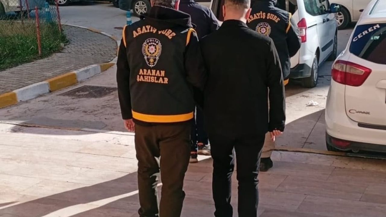 Manisa'da 2 firari hükümlü yakalandı ve tutuklandı