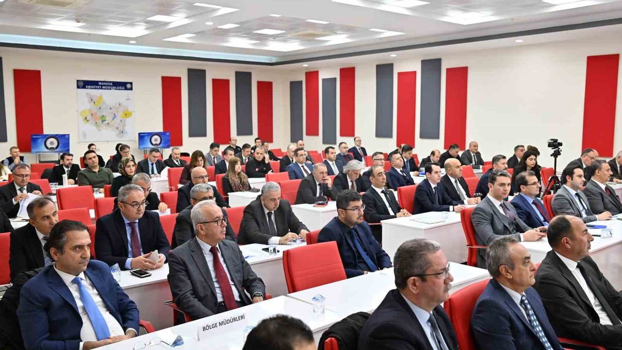 Manisa'da 422 kamu yatırım projesi: 61 milyar 194 milyon TL bütçe