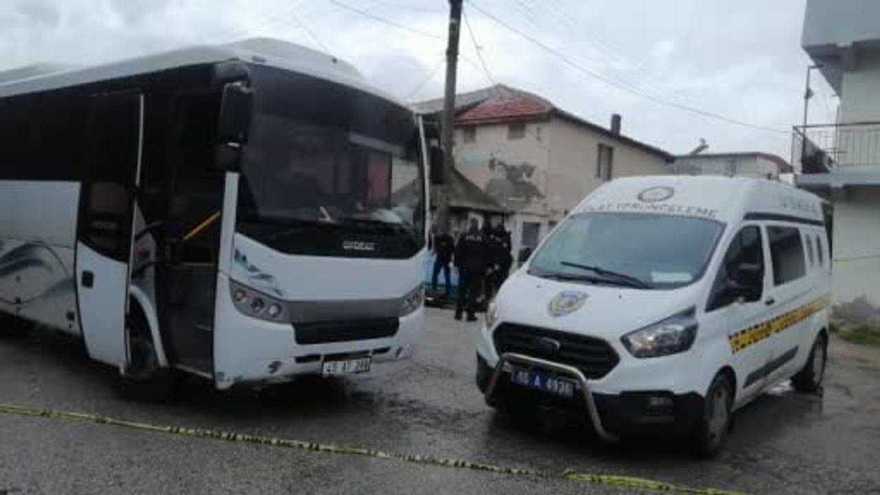 Manisa'da boşanma aşamasındaki kadın sokakta vurularak öldürüldü