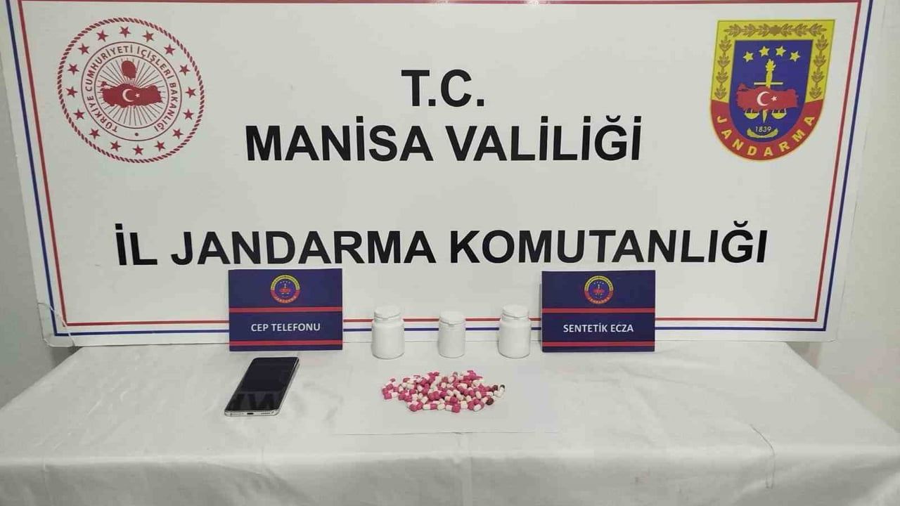 Manisa’da jandarma ekipleri 3 hükümlüyü yakaladı