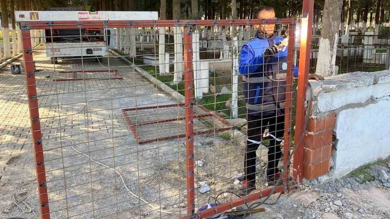 Manisa'da mezarlıklarda kapsamlı yenileme ve ücretsiz cenaze hizmeti