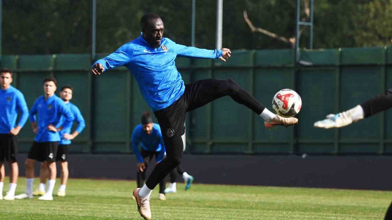 Manisa FK, Ümraniyespor maçı öncesi son hazırlıklarını sürdürüyor