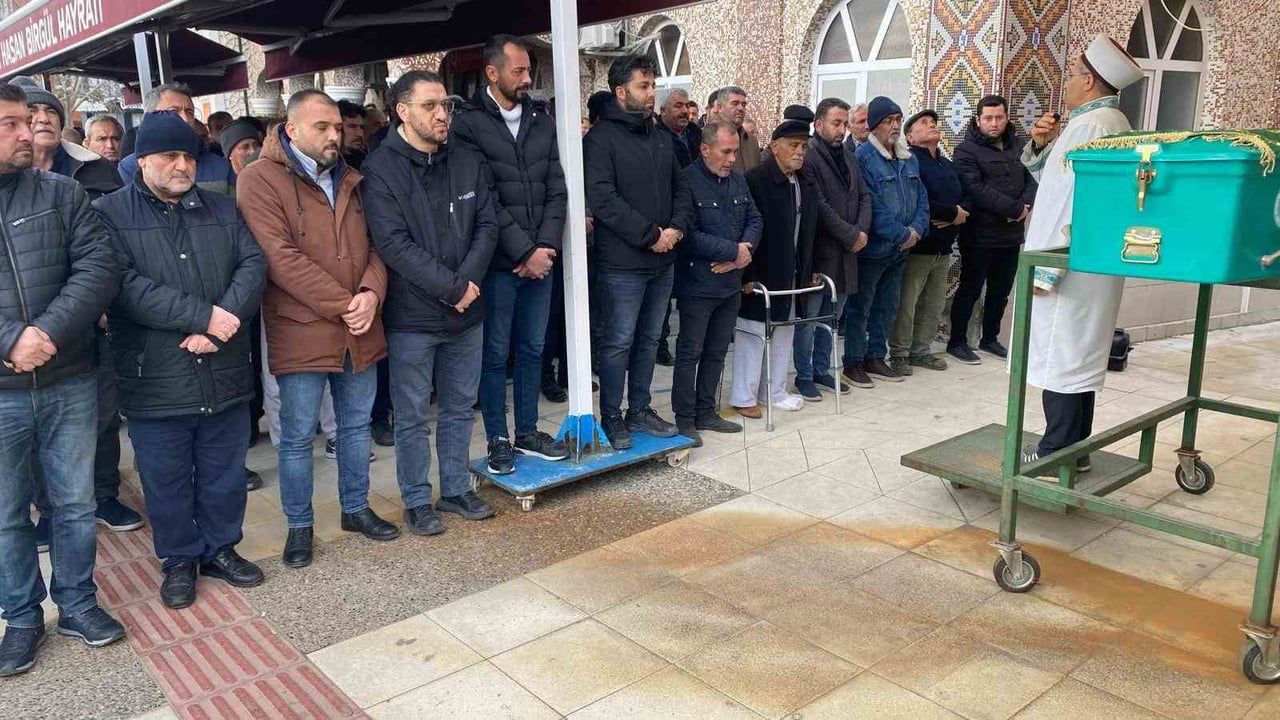 Manisa Sarıgöl'de Kaza: Baba ve Oğlu Yan Yana Toprağa Verildi